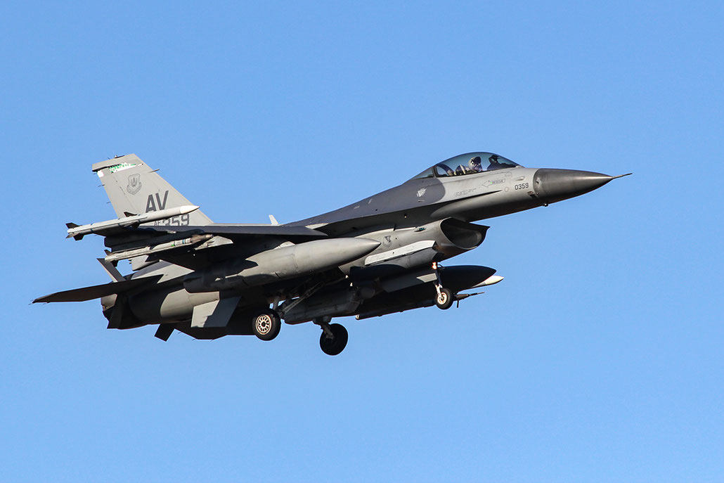 87-0359  AV  F-16CM-40-CF  1C-10  555th FS © Piti Spotter Club Verona 