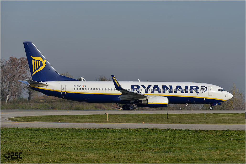 EI-EBC B737-8AS 37520/2780 Ryanair @ Bologna Airport 06.12.2013 © Piti Spotter Club Verona