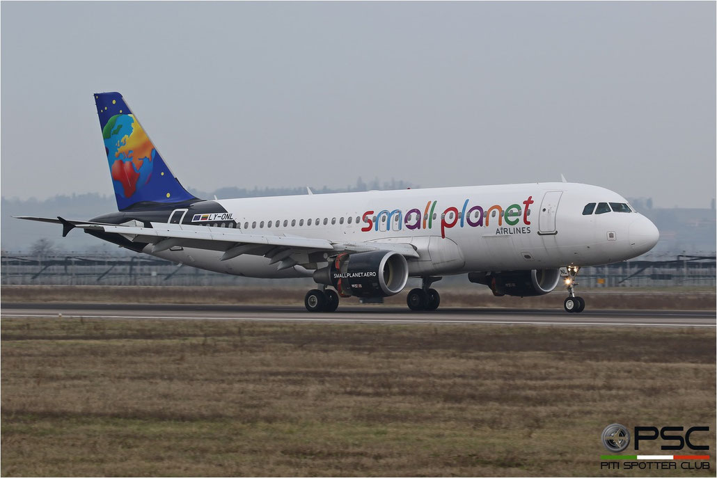 LY-ONL A320-214 4489 Small Planet Airlines @ Aeroporto di Verona 04.03.2017  © Piti Spotter Club Verona
