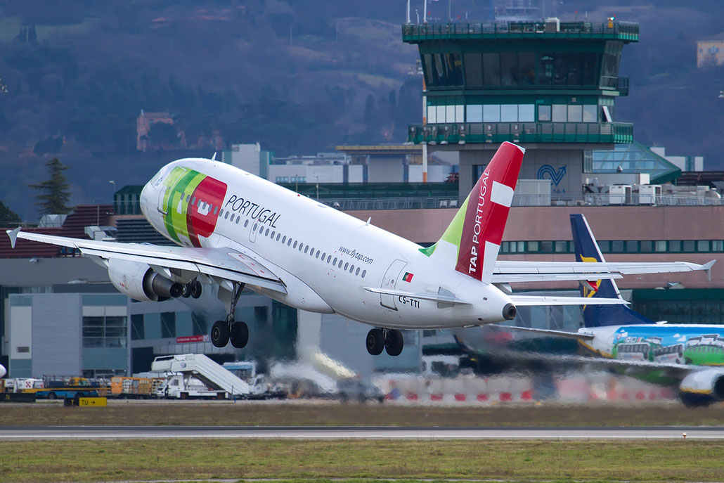 CS-TTI A319-111 933 TAP Portugal - Transportes Aéreos Portugueses @ Bologna Airport 12.02.2016 © Piti Spotter Club Verona