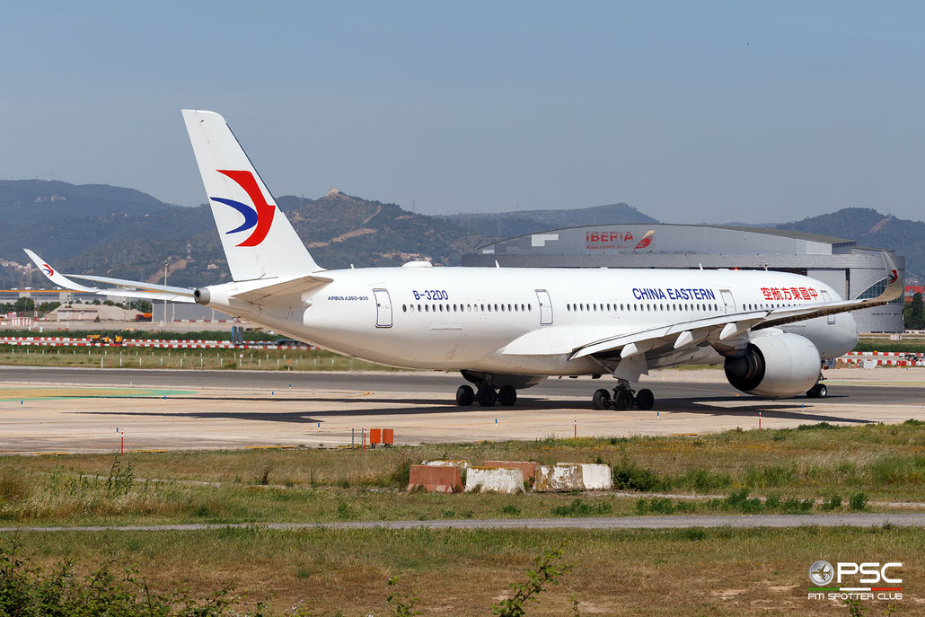 B-32D0 Airbus A350-941 573  Trent XWB-84  China Eastern Airlines 2022 @ Barcellona BCN 05 2026 © Piti Spotter Club Verona