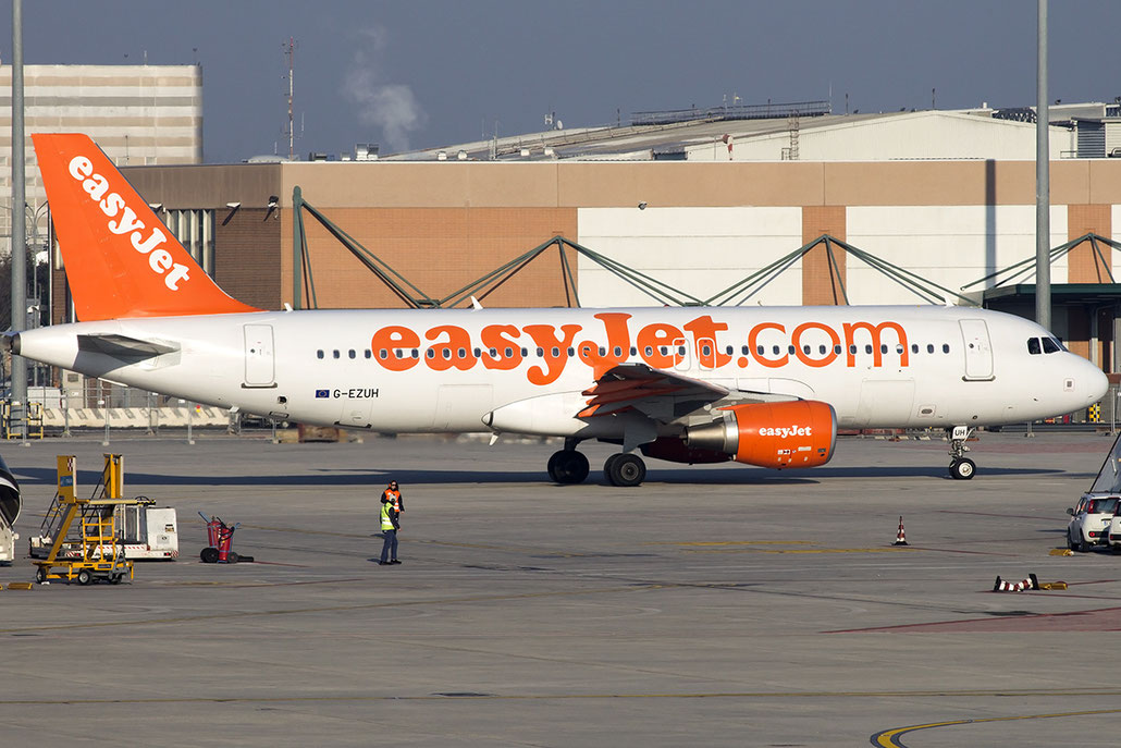 G-EZUH A320-214 4708 EasyJet Airline @ Venezia Airport 02.02.2015  © Piti Spotter Club Verona