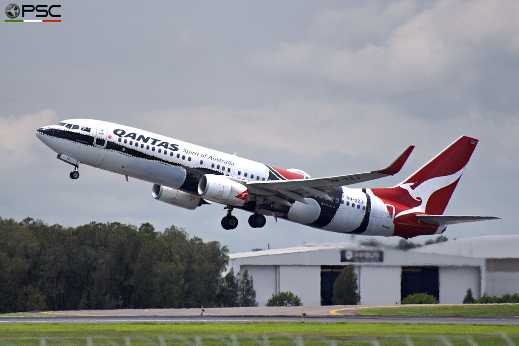 VH-XZJ B737-838 39365/4669 QANTAS @ Brisbane Airport - 11/2023 - per gentile concessione di Maurizio Martinelli  ©  Piti Spotter Club Verona