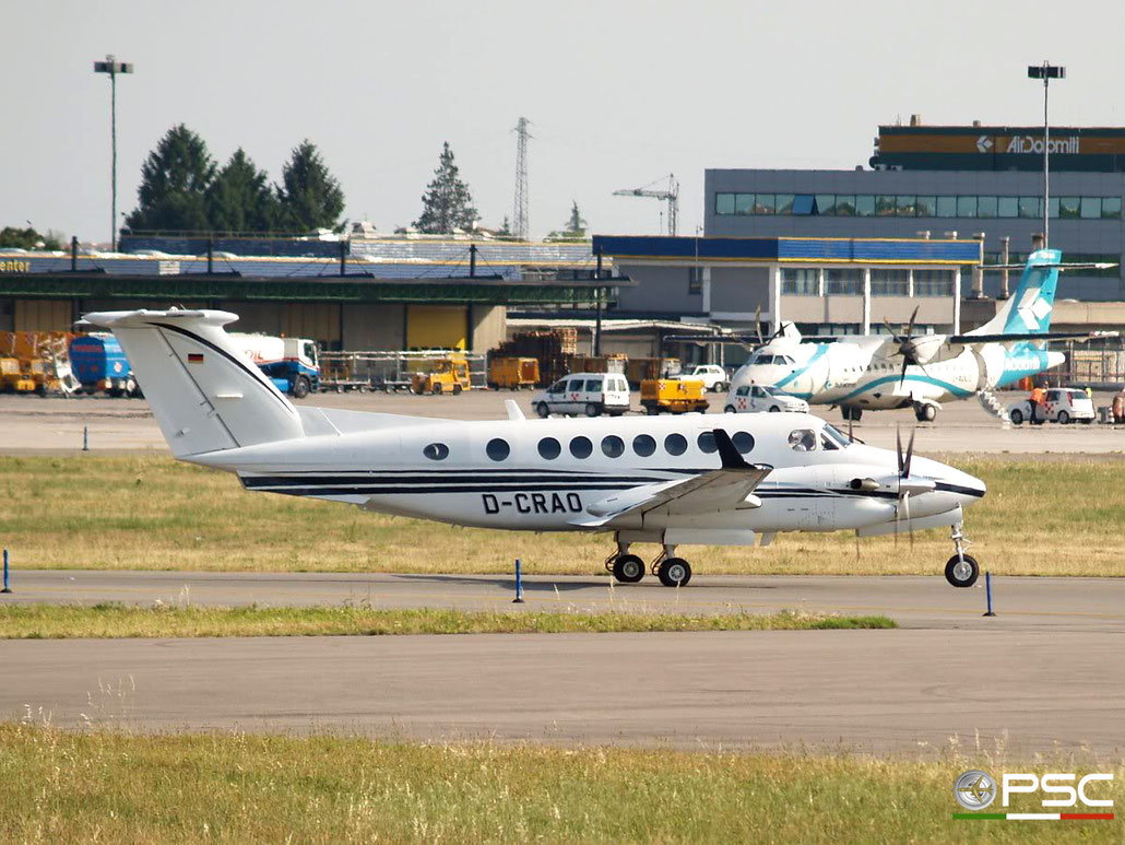 D-CRAO Beech 350 FL-515 Dr. August Oetker AG @ Aeroporto di Verona 16.05.2007  © Piti Spotter Club Verona