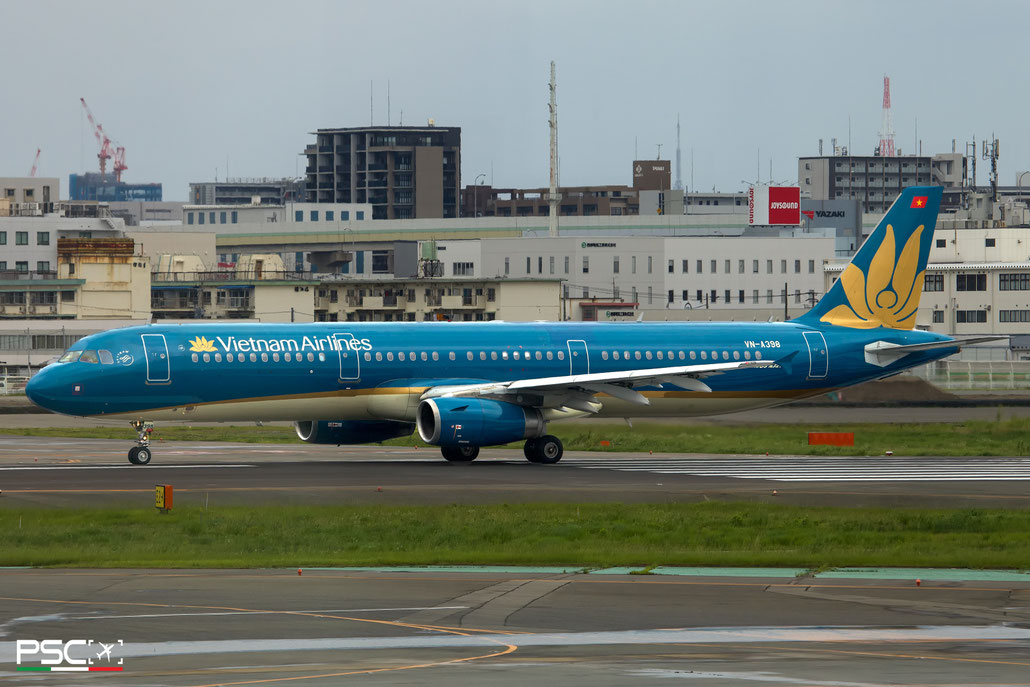 VN-A398 Airbus A321-231 5427  V2533-A5  Vietnam Airlines 2012 @ Fukuoka 06.2024 © Piti Spotter Club Verona