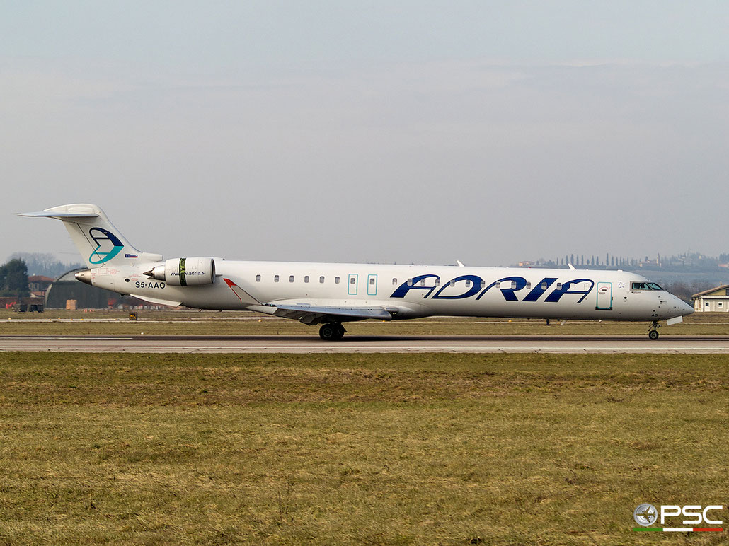 S5-AAO CRJ900LR 15215 Adria Airways @ Aeroporto di Verona 2007  © Piti Spotter Club Verona