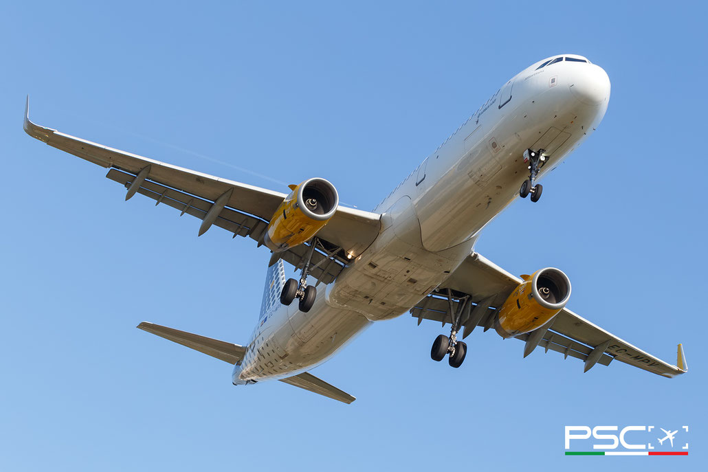 EC-MPV Airbus A321-231 7590  V2533-A5 Juegaterapia Vueling 2017 @ Barcellona BCN 09 2025 © Piti Spotter Club Verona