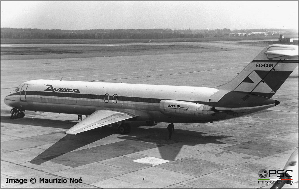 EC-CGN Douglas DC-9-32 47637 731 JT8D-9A s3  Aviaco 1974 © collezione Maurizio Noè p.g.c. - Piti Spotter Club Verona