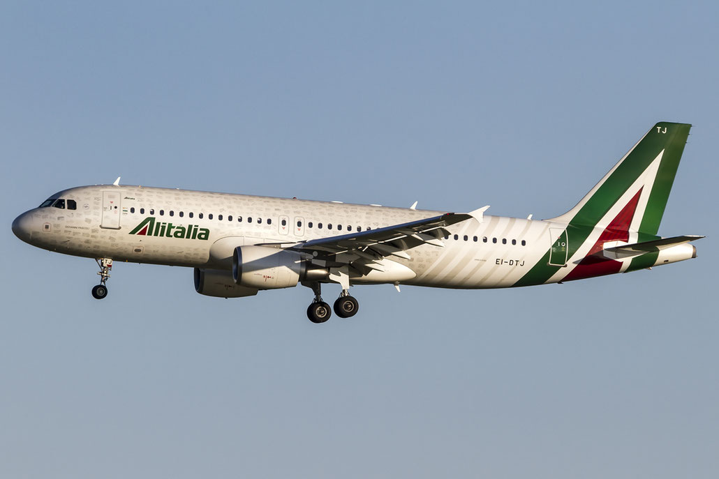 EI-DTJ A320-216 3978 Alitalia @ Venezia Airport 106.09.2015 © Piti Spotter Club Verona