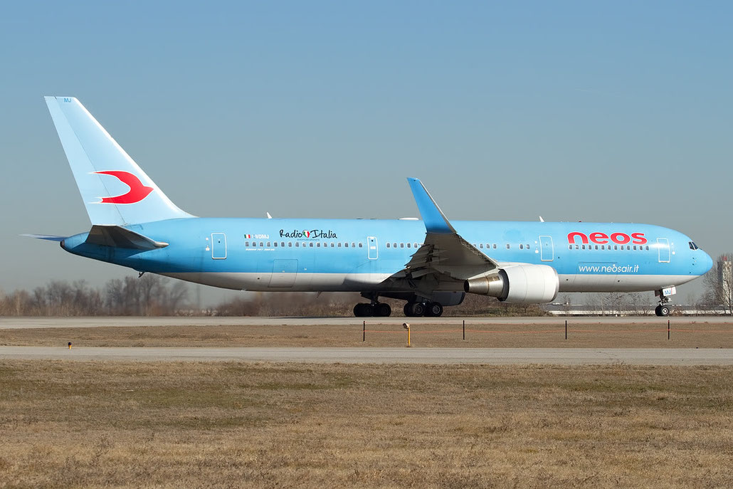 I-NDMJ B767-306ER 27958/589 Neos @ Bologna Airport 28.01.2012 © Piti Spotter Club Verona