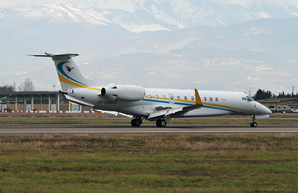 UP-EM007 ERJ135BJ 14501146 Comlux KZ @ Aeroporto di Verona 07.01.2018  © Piti Spotter Club Verona