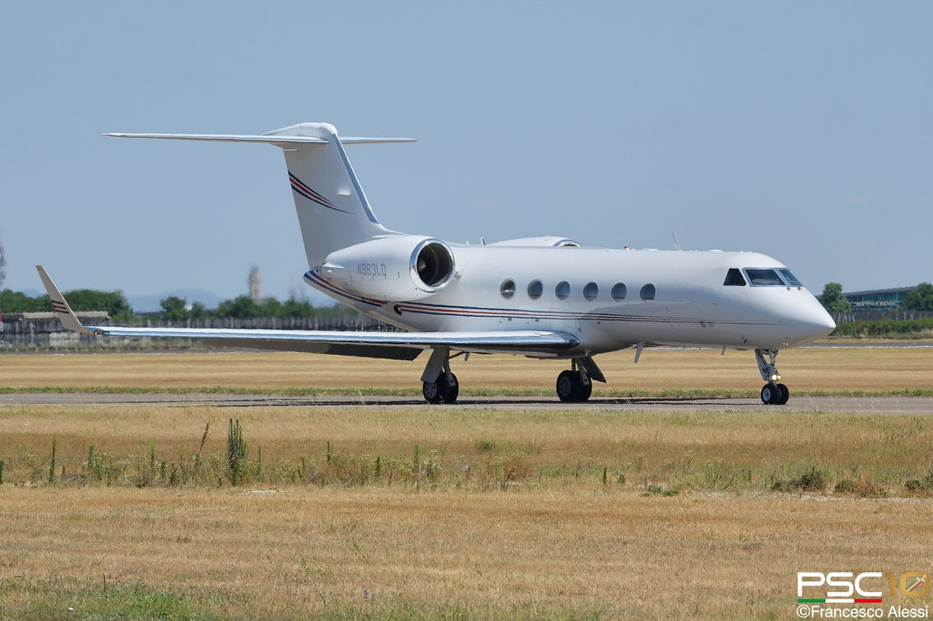 N883LD  G-IVSP  1441  STAjets  @ Aeroporto di Verona  07 2022 © Piti Spotter Club Verona