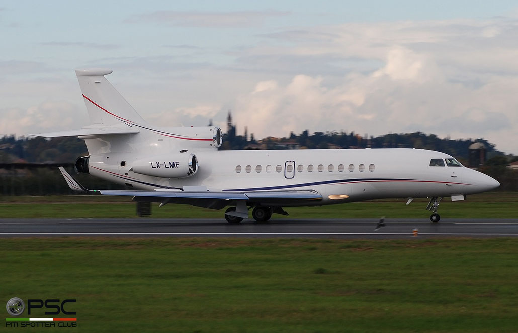 LX-LMF  Falcon 7X  242  Luxaviation  @ Aeroporto di Verona 11.2021 © Piti Spotter Club Verona