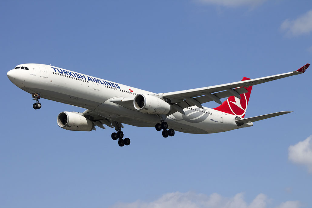 TC-JNM A330-343E 1212 Turkish Airlines - THY Türk Hava Yollari @ London Heathrow Airport 05.2015 © Piti Spotter Club Verona