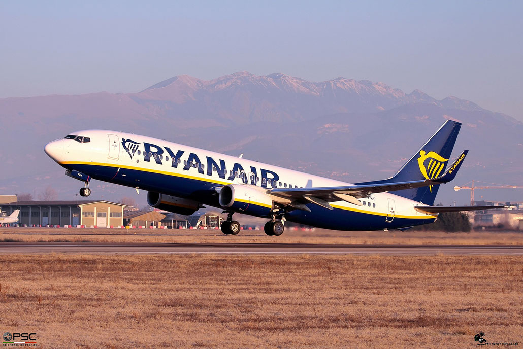 EI-FRY B737-800 44750/6087 Ryanair @ Aeroporto di Verona - 21.01.2017 © Piti Spotter Club Verona