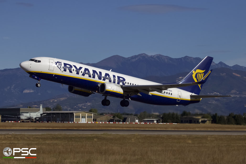 EI-EVI B737-8AS 38502/3945 Ryanair @ Aeroporto di Verona 03.09.2017 © Piti Spotter Club Verona