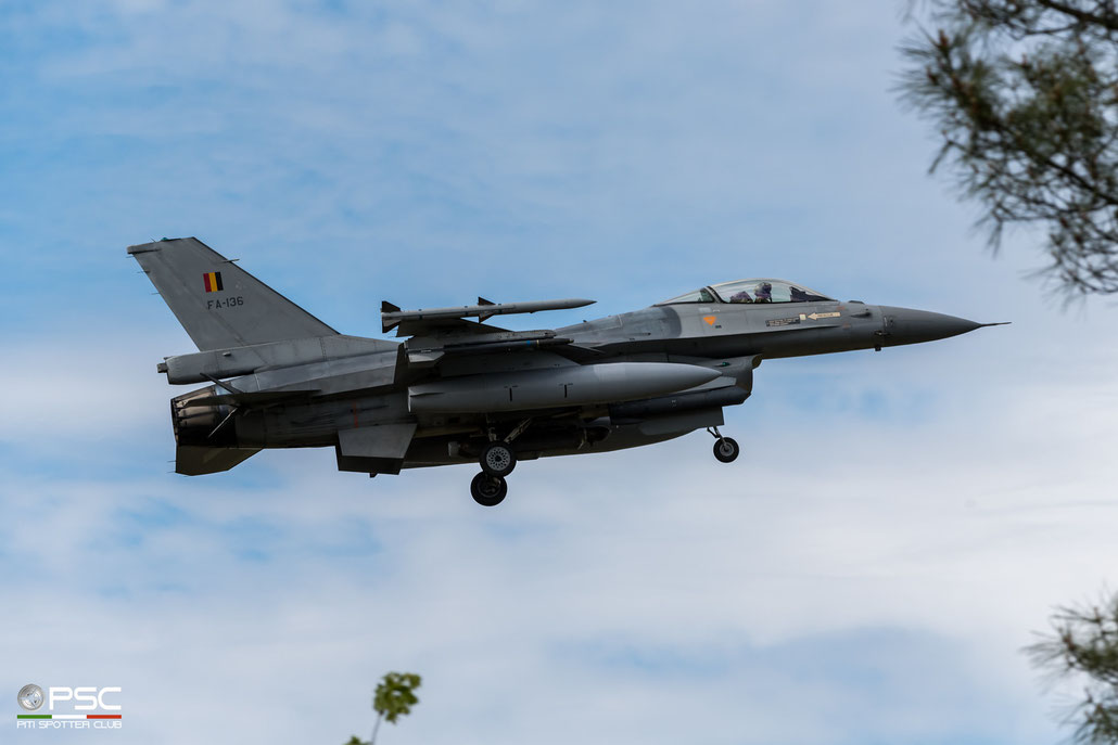 FA136   F-16AM  6H-136  10w © Piti Spotter Club Verona 