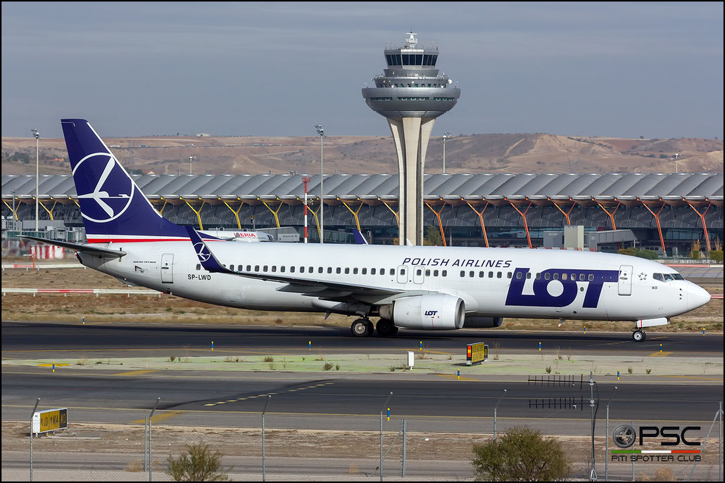 SP-LWD B737-89P 32802/1725 LOT Polish Airlines - Polskie Linie Lotnicze @ Madrid Airport 23.11.2017 © Piti Spotter Club Verona