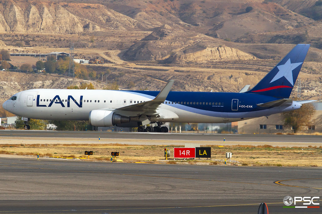 CC-CXK B767-316ER 37802/987 LATAM Airlines Chile @ Madrid Airport 11.2017 © Piti Spotter Club Verona