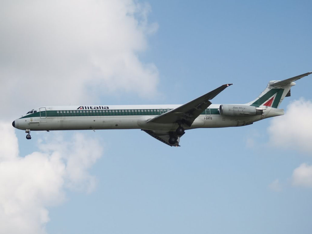 I-DATQ MD-82 53233/2110 Alitalia @ London Heathrow Airport 08.2007 © Piti Spotter Club Verona