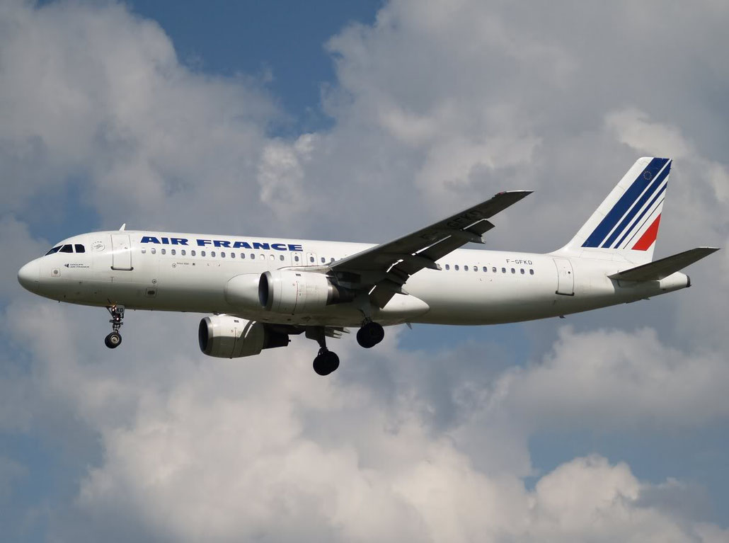 F-GFKD A320-111 14 Air France @ London Heathrow Airport 08.2007 © Piti Spotter Club Verona
