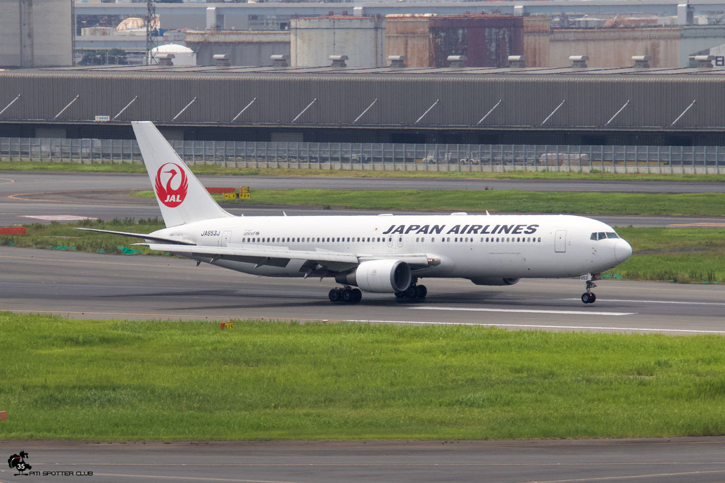 JA653J  Boeing 767-300  Japan Airlines @ Tokyo Haneda 07.2023 © Piti Spotter Club Verona