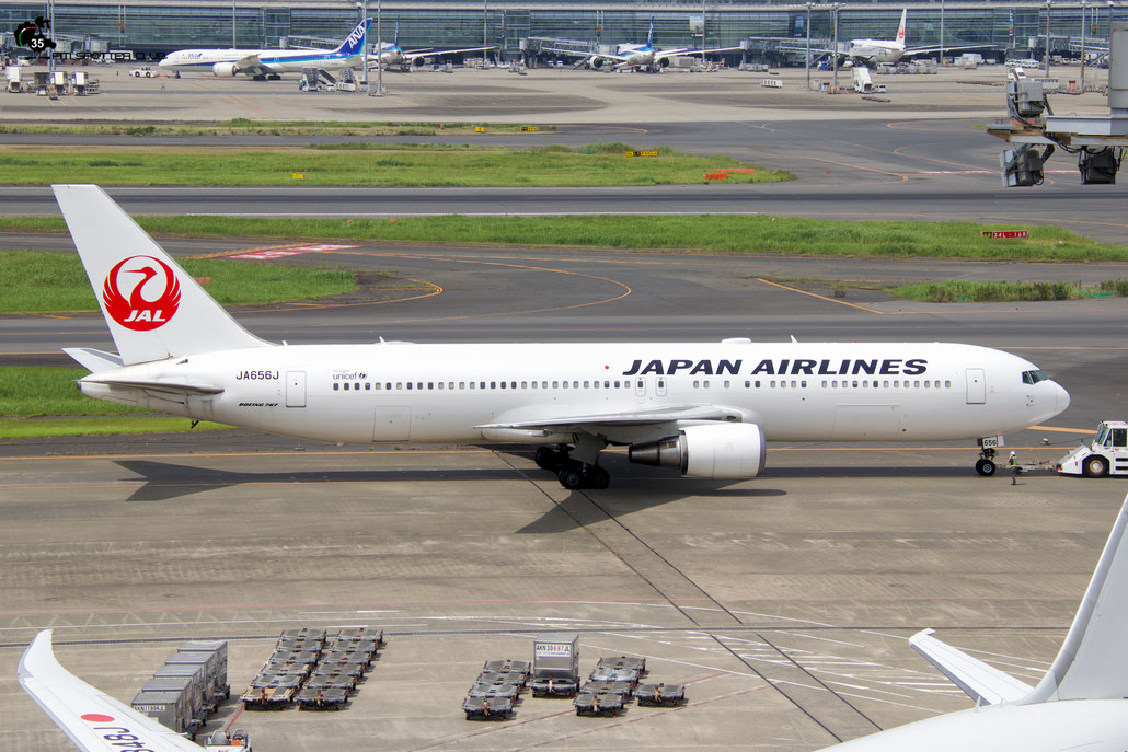 JA656J  Boeing 767-300  Japan Airlines @ Tokyo Haneda 07.2023 © Piti Spotter Club Verona