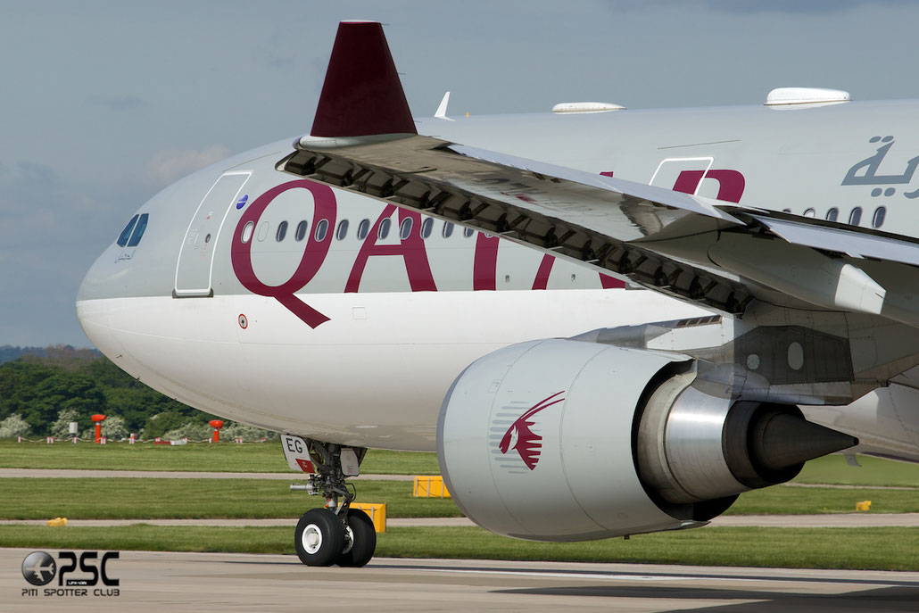 A7-AEG A330-302E 734 Qatar Airways @ Manchester Airport 13.05.2014 © Piti Spotter Club Verona