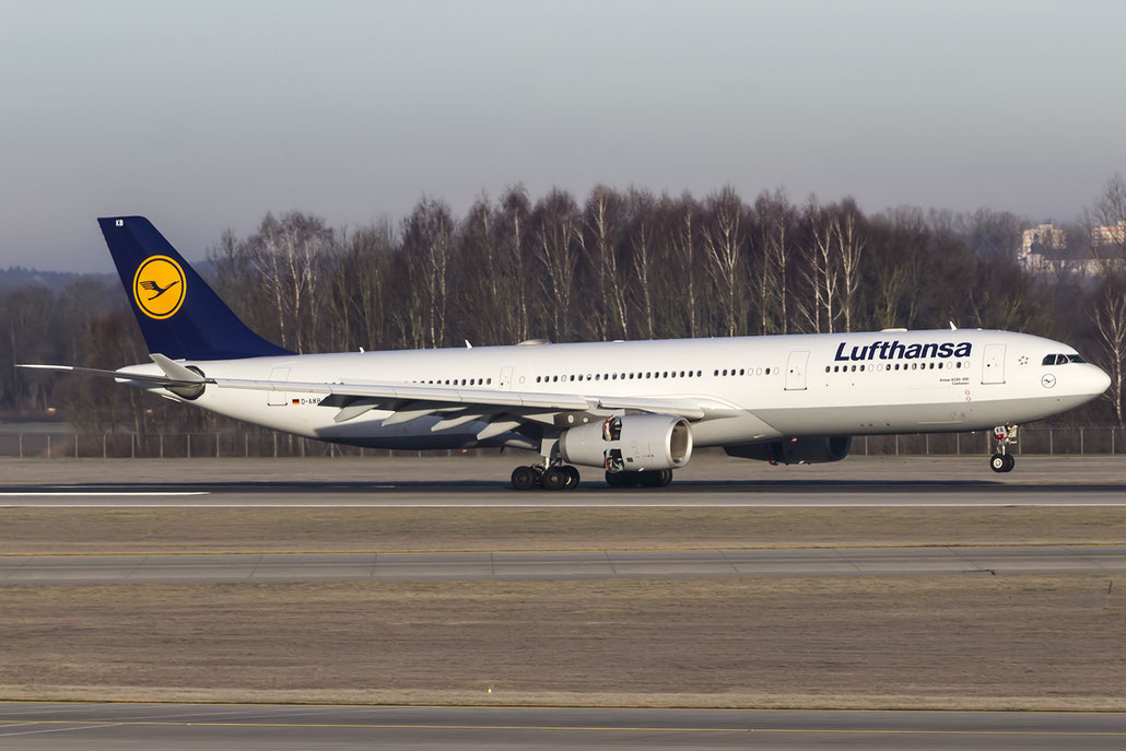 D-AIKB A330-343E 576 Lufthansa @ Munich Airport 12.2015 © Piti Spotter Club Verona