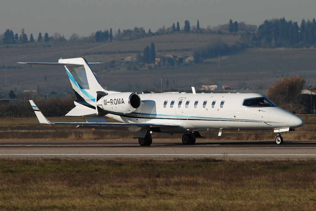 M-ROMA Learjet 45 45-148 ArtJet Ltd.