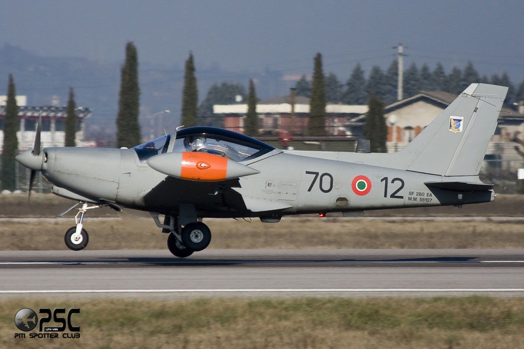 MM55107  70-12  SF260EA  6974/2069/EA010  207° Gruppo @ Aeroporto di Verona   © Piti Spotter Club Verona
