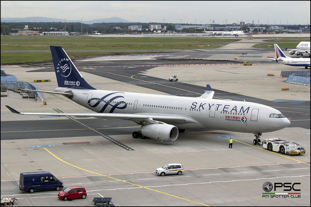 B-6538 A330-243 1267 China Eastern Airlines @ Amsterdam Airport 2013 © Piti Spotter Club Verona