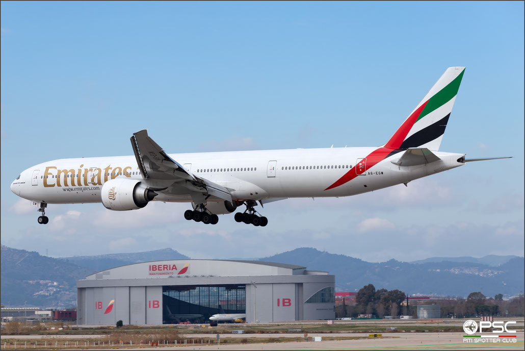 A6-EGW B777-31HER 35601/1034 Emirates @ Barcelona 04.2023 © Piti Spotter Club Verona