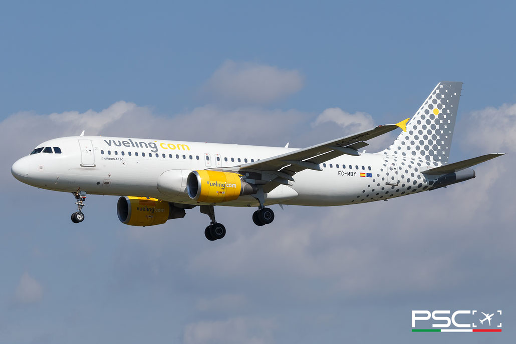 EC-MBY Airbus A320-214 4674  cfm56-5B4/3  Vueling 2011  @ Barcellona BCN 09 2025 © Piti Spotter Club Verona