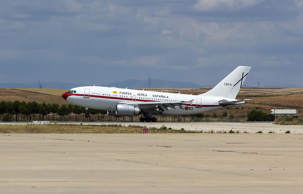 T.22-2  45-51  A310-304  551  451 Esc © Piti Spotter Club Verona 