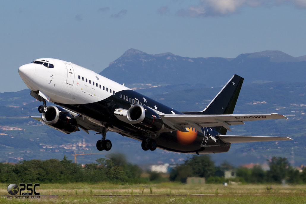 G-POWC B737-33AQC 25402/2159 Titan Airways