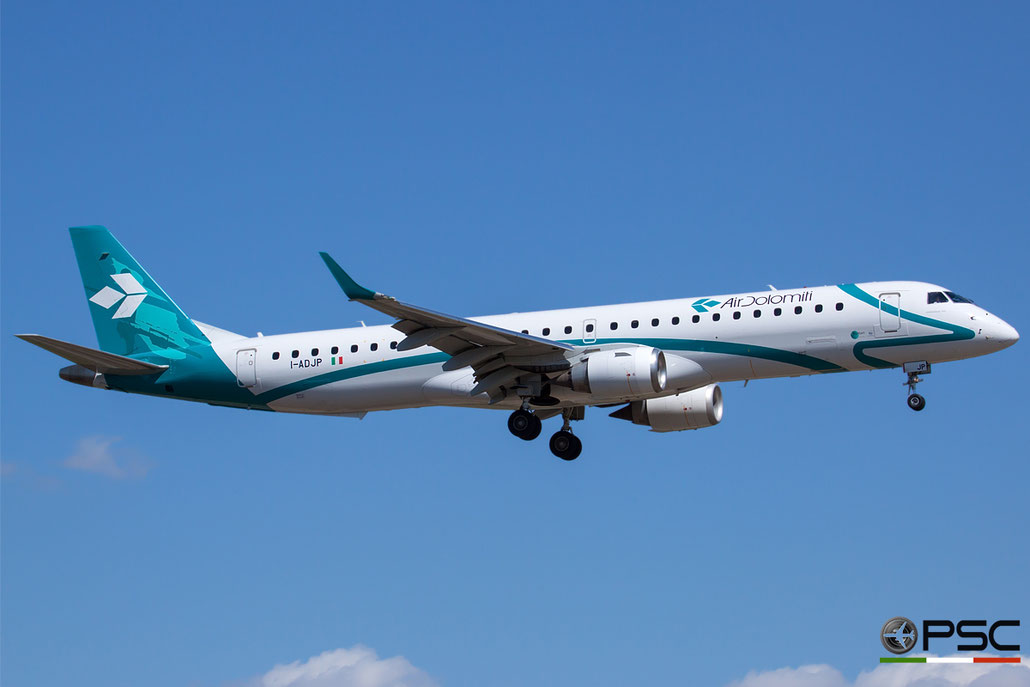 I-ADJP ERJ195LR 19000578 Air Dolomiti @ Bologna Airport 16.09.2015 © Piti Spotter Club Verona