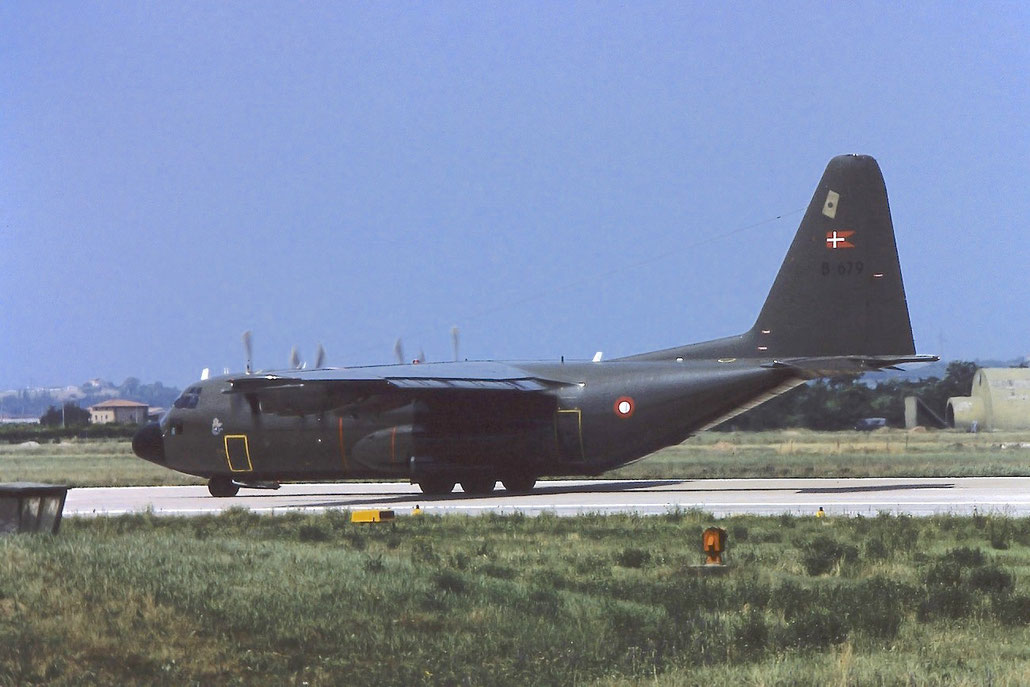 B-679   C-130H  382-4587 @ Aeroporto di Verona   © Piti Spotter Club Verona