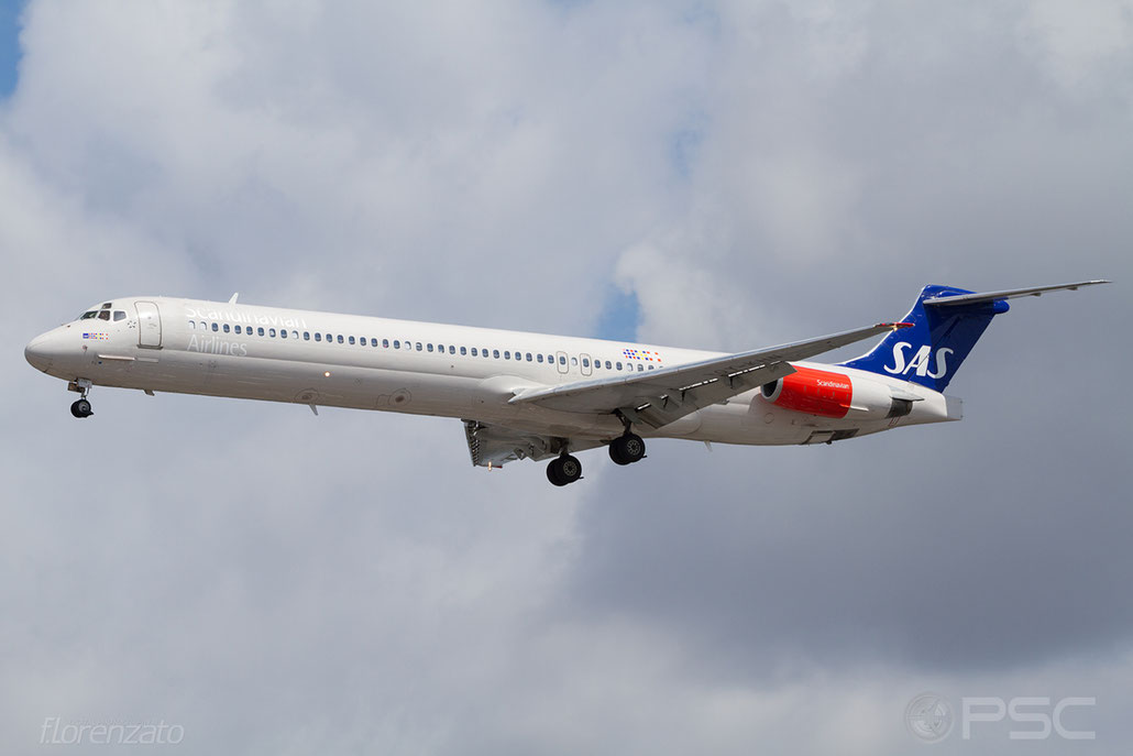 OY-KHN MD-81 53000/1812 SAS Scandinavian Airlines - Scandinavian Airlines System @ London Heathrow Airport 2010 © Piti Spotter Club Verona