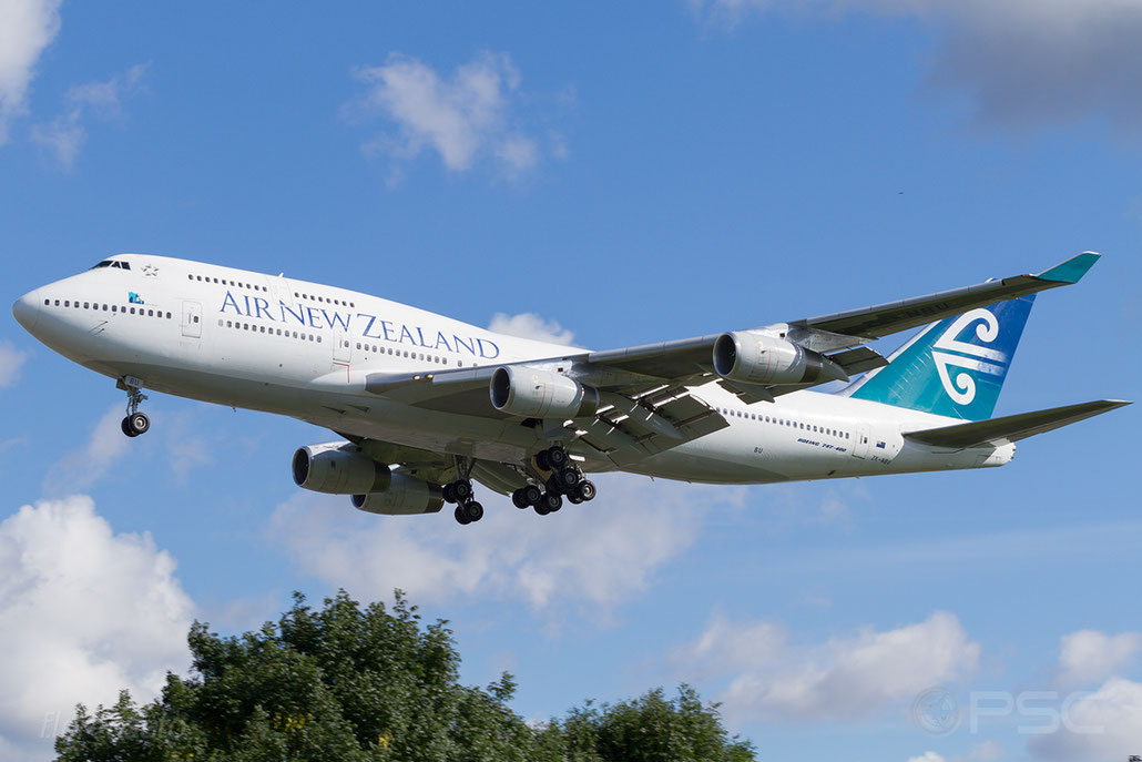 ZK-NBU B747-419 25605/933 Air New Zealand @ London Heathrow Airport 2010 © Piti Spotter Club Verona