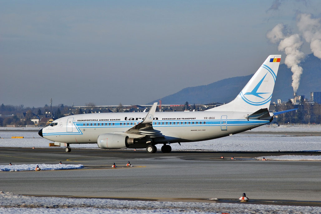 YR-BGG B737-78J 28442/827 TAROM - Transporturile Aeriene Romane @ Salzburg Airport 2011 © Piti Spotter Club Verona