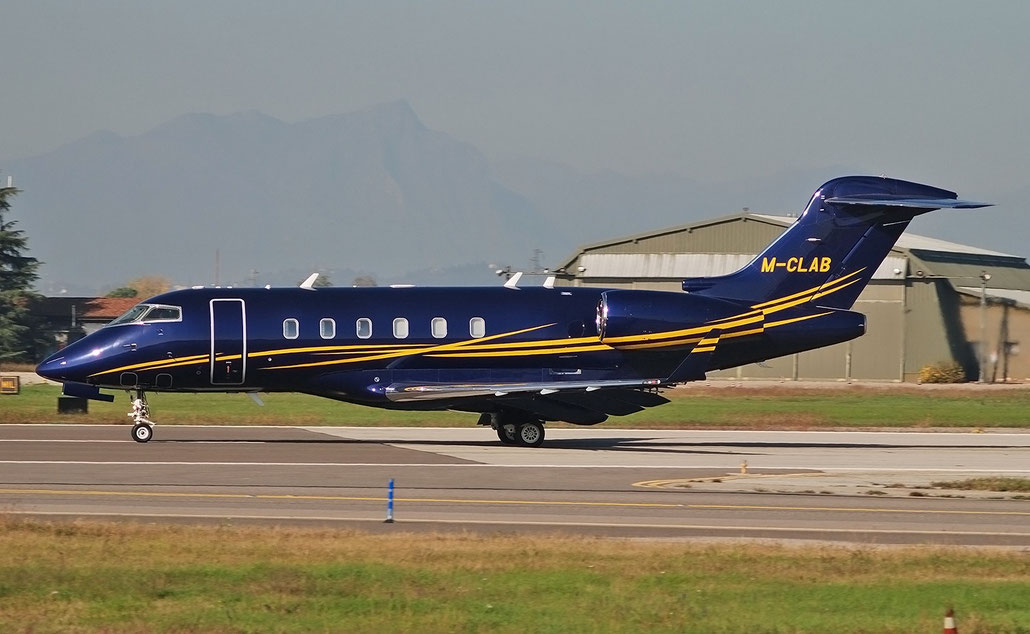 M-CLAB  CL-300  20271  Shamrock Trading Ltd. @ Aeroporto di Verona 11.2020  © Piti Spotter Club Verona
