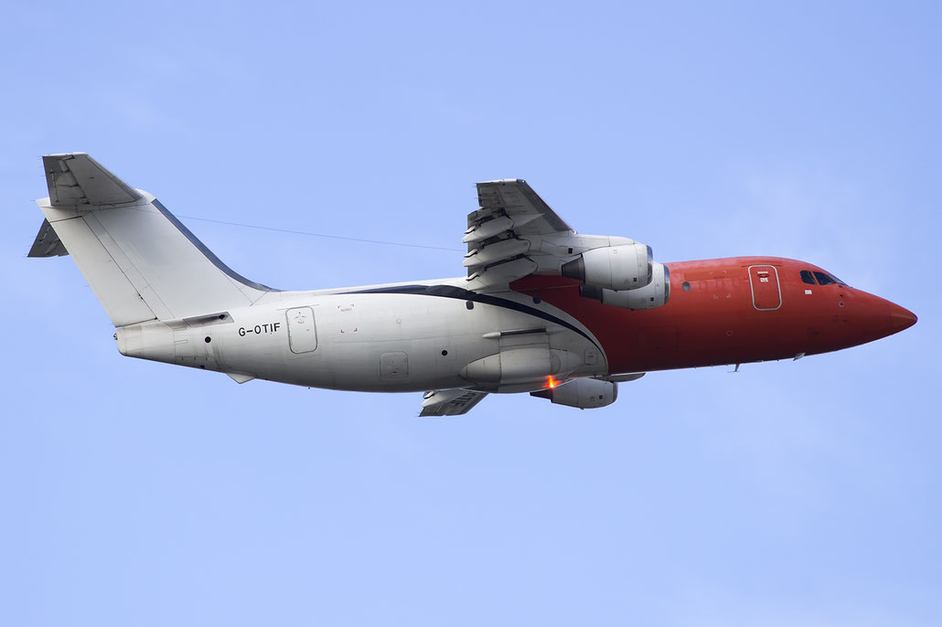 G-OTIF BAe146-200QT E2056 BAE SYSTEMS Corporate Air Travel @ Bari Airport 10.11.2016 © Piti Spotter Club Verona