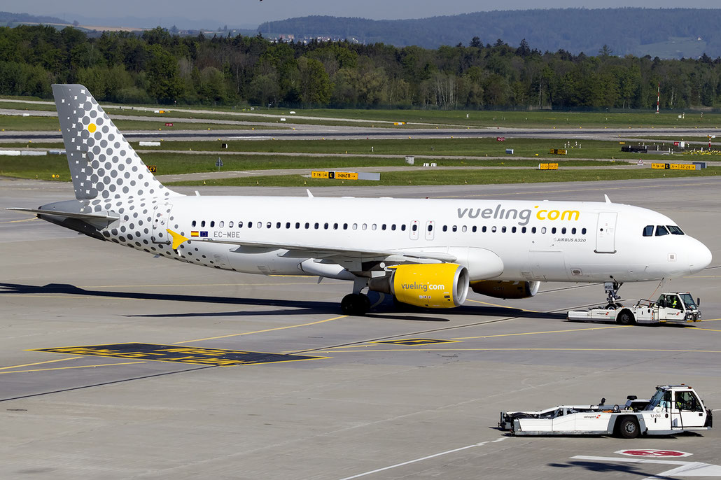 EC-MBE A320-214 3476 Vueling Airlines @ Zurich Airport 05.2016 © Piti Spotter Club Verona