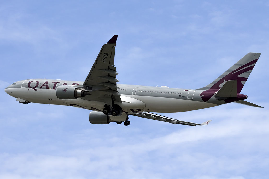 A7-ACB A330-202 489 Qatar Airways @ Venice Airport 01.08.2015 © Piti Spotter Club Verona