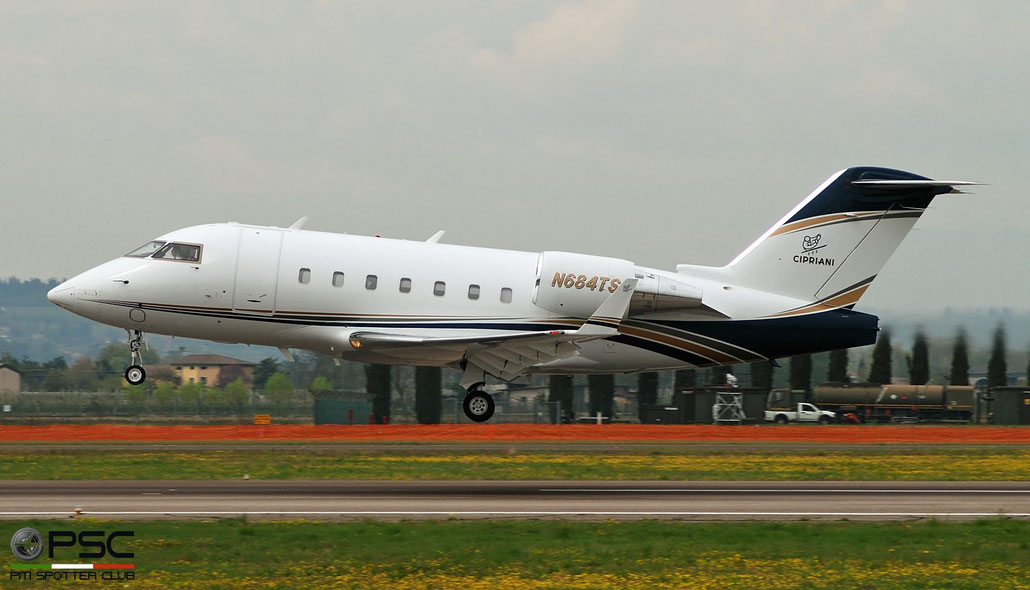 N684TS CL-604 5384 Bank of Utah @ Aeroporto di Verona 05.2019  © Piti Spotter Club Verona