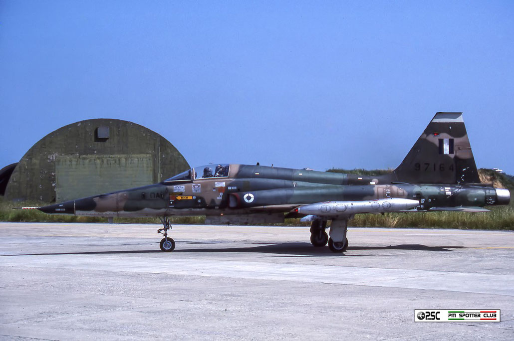 97164   RF-5A  RF1044 © Piti Spotter Club Verona 