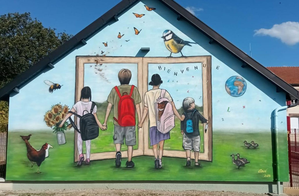 street art, fresque murale sur l'école de Saint-Maurice-aux-Riches-Hommes de Coron Thibaud