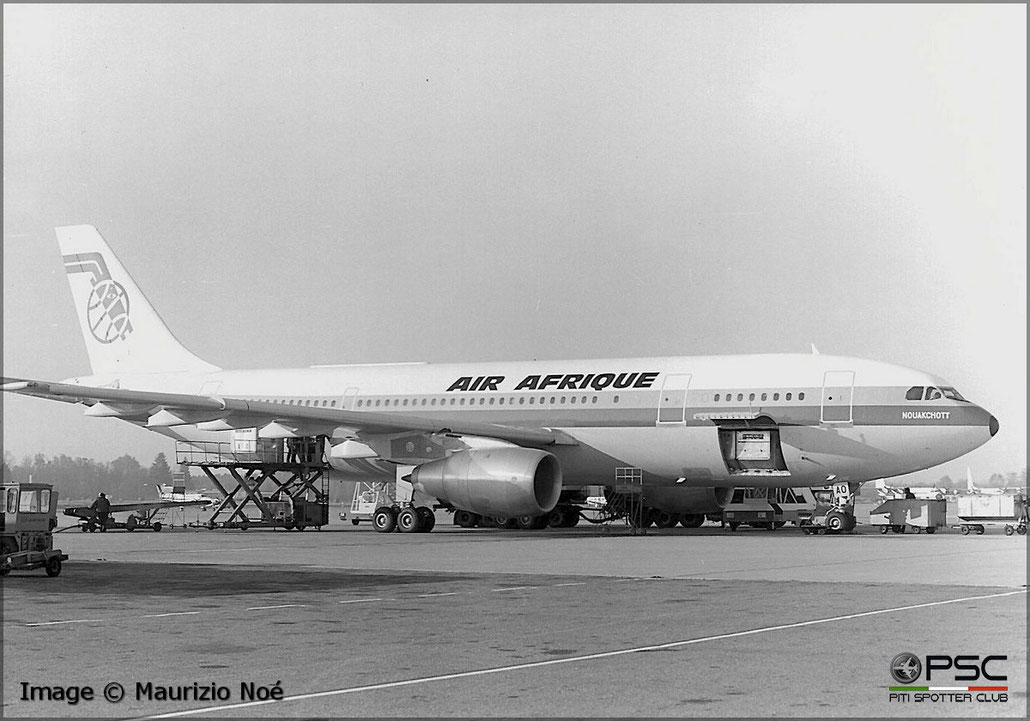 TU-TAO Airbus A300B4-203 137  CF6-50C2 Nouakchott Air Afrique 1981  © collezione Maurizio Noè p.g.c. - Piti Spotter Club Verona