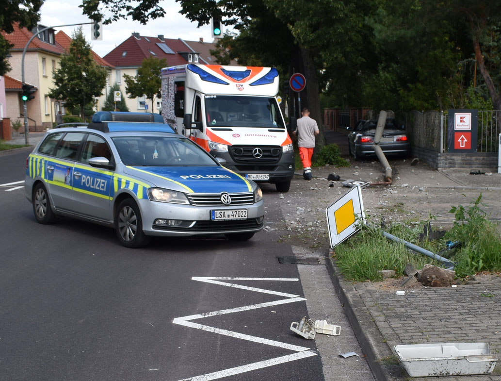 Foto: Unfall mit Personenschaden in Schönebeck (Polizeirevier Salzlandkreis)